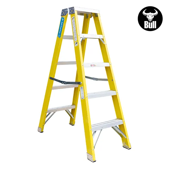 ESCALERA FIBRA TIJERA DOBLE ACCESO 5 PASOS 150KG 1.53m FTD150-5IA AMERICAN BULL